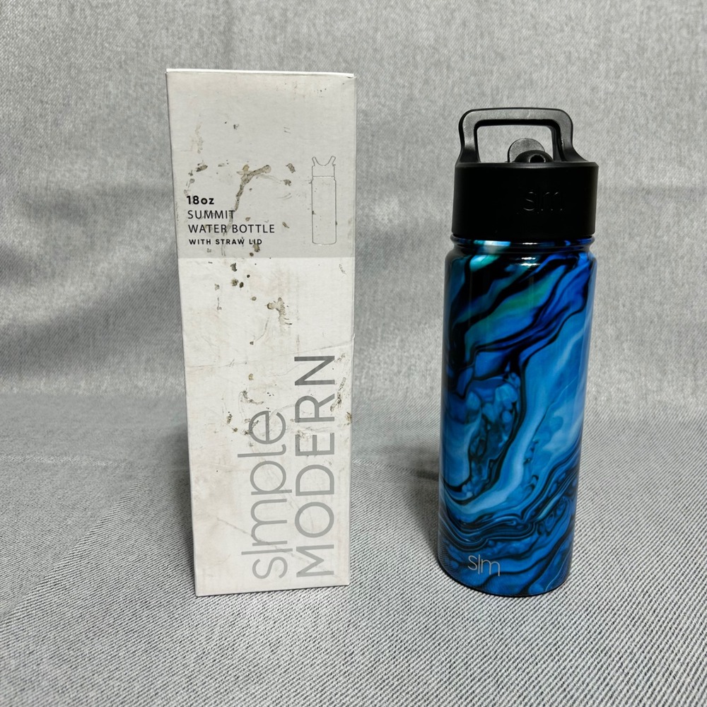 Simple Modern Summit Water Bottle 18oz Blue Ocean Geode Insulated Straw Lid
